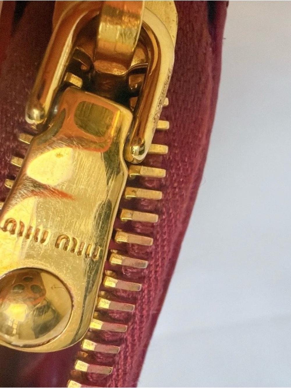 Miu Miu Shiny Red Croc-Embossed Zip Wallet with Gold Logo - Picture 5 of 6